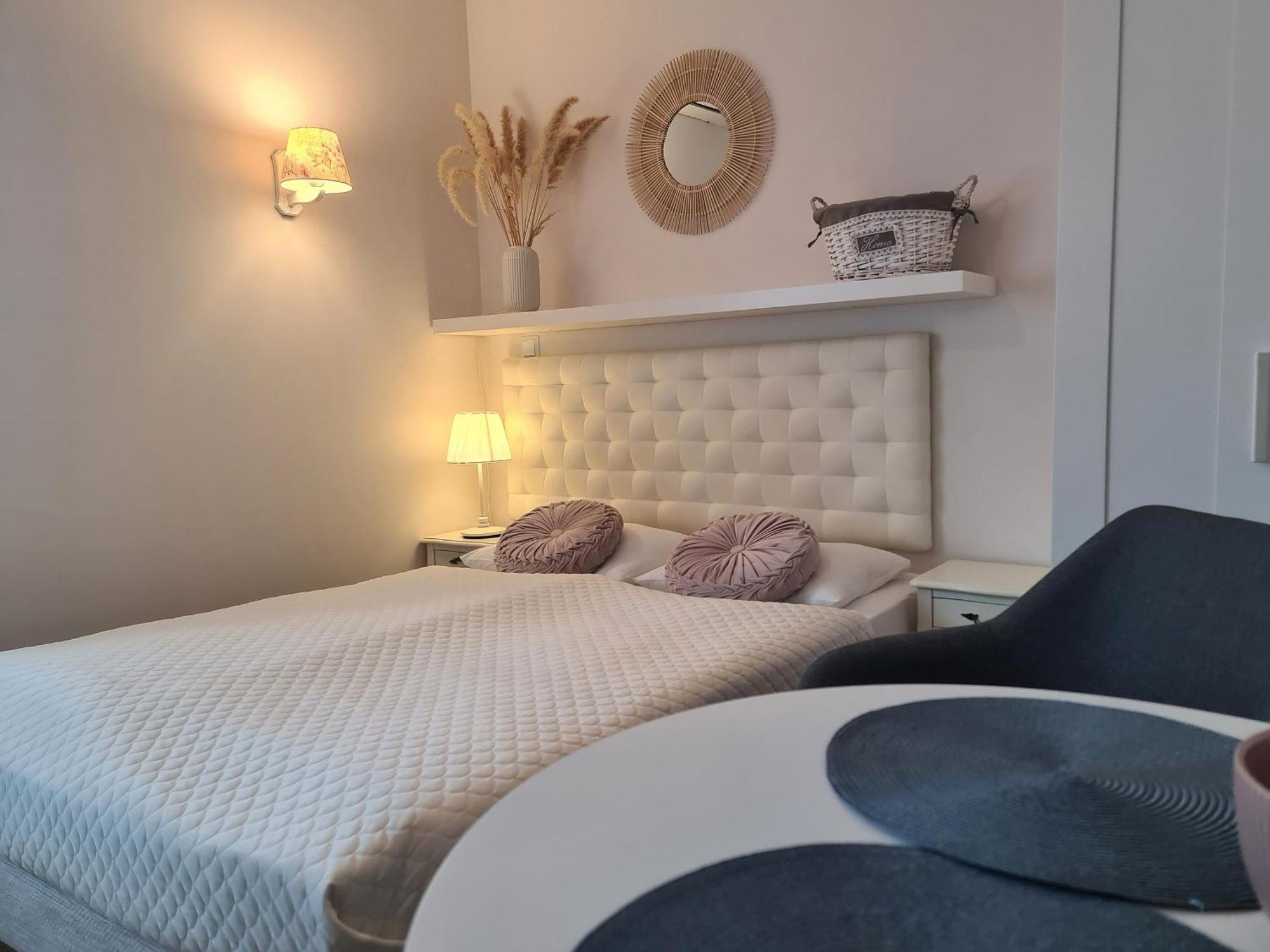 Apartamenty "La Villa" Z Klimatyzacja, Ogrodem, Parkingiem, Blisko Centrum Kudowa-Zdrój Kültér fotó