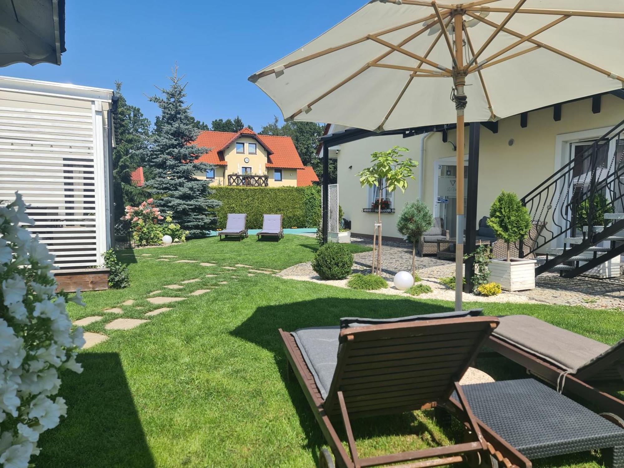 Apartamenty "La Villa" Z Klimatyzacja, Ogrodem, Parkingiem, Blisko Centrum Kudowa-Zdrój Kültér fotó